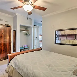 Saint Thomas With Ocean Views, Walk To Beach! Apartment Frydendal